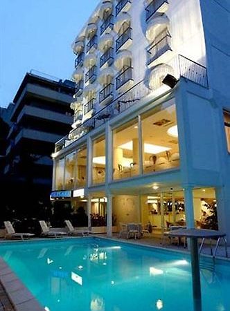 Hotel Royal Plaza Rimini Zewnętrze zdjęcie