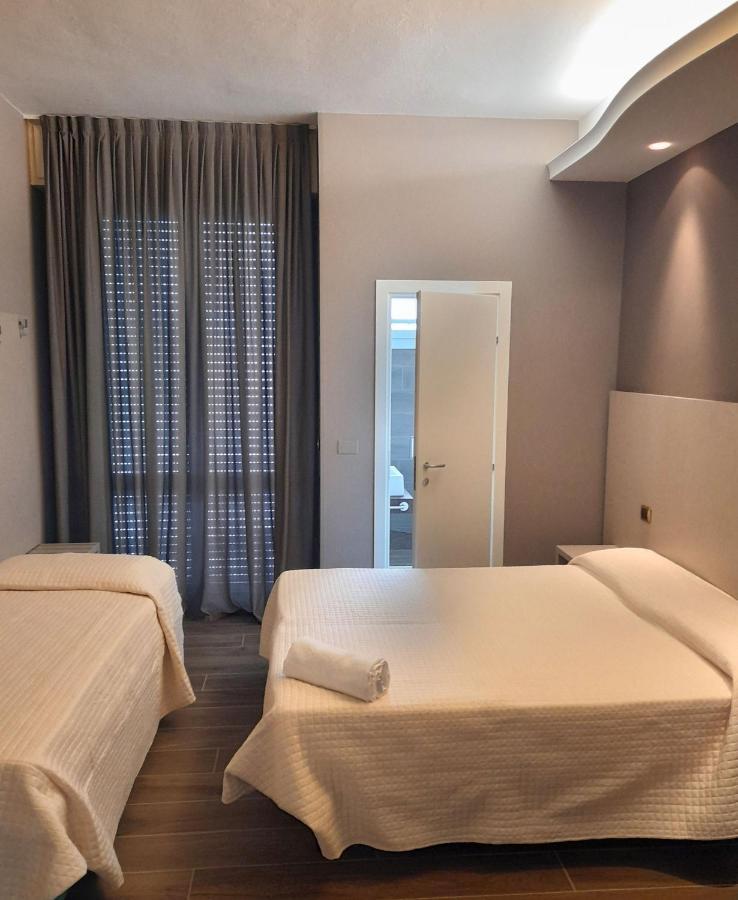 Hotel Royal Plaza Rimini Zewnętrze zdjęcie